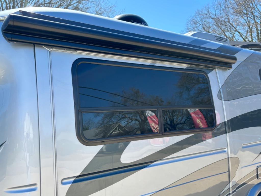 2011 Ford Econoline - Photo 9